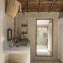 Casa Lola / Vida de Vila - Fotografia de Interiores, Banheiro, Prateleira, Viga