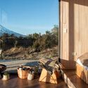 Casa pequena / Felipe Valdivia - Fotografia de Exterior, Casas, Dormitório, Mesa, Cadeira