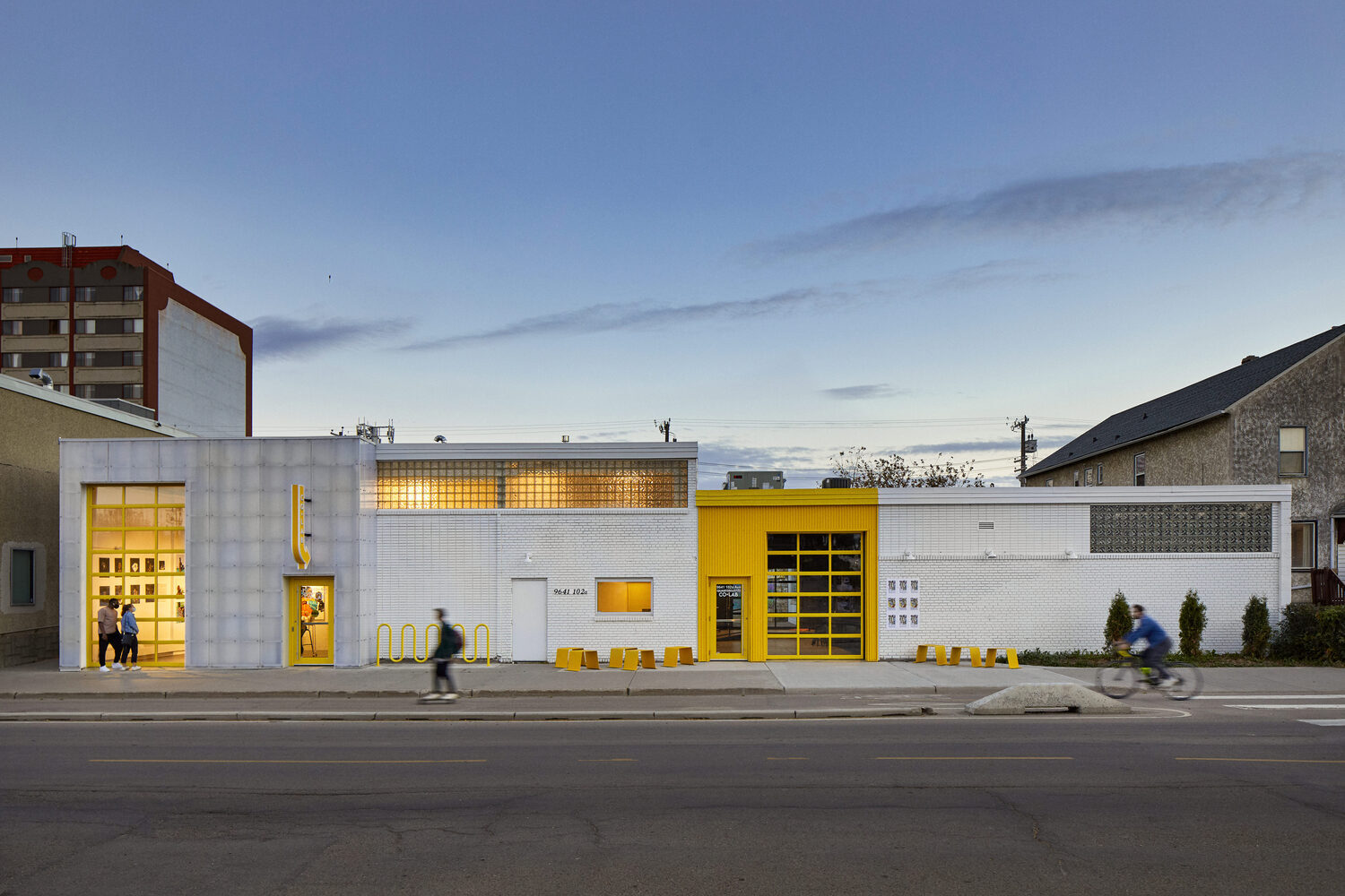 Gallery of How to Use Color to Accentuate Architectural Designs - 14