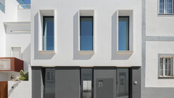 Casa Correia / Renato Cintra Arquitectos