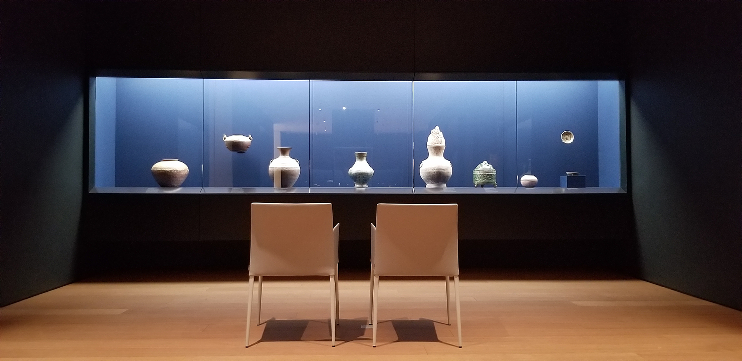 Gallery of Good Design for a Museum Display Case Pushing the Limits of