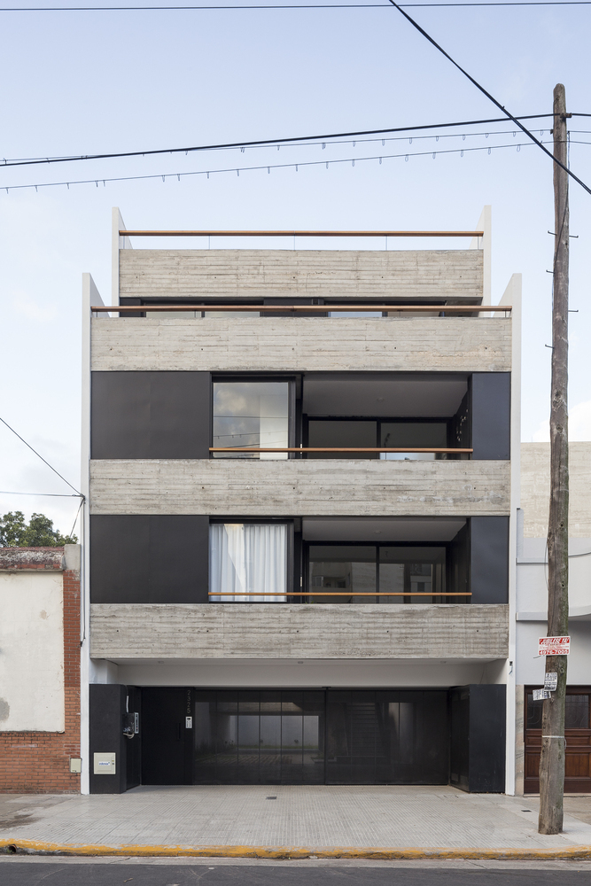 Gallery of Balconies in Buenos Aires: Design Strategies in Apartments - 17