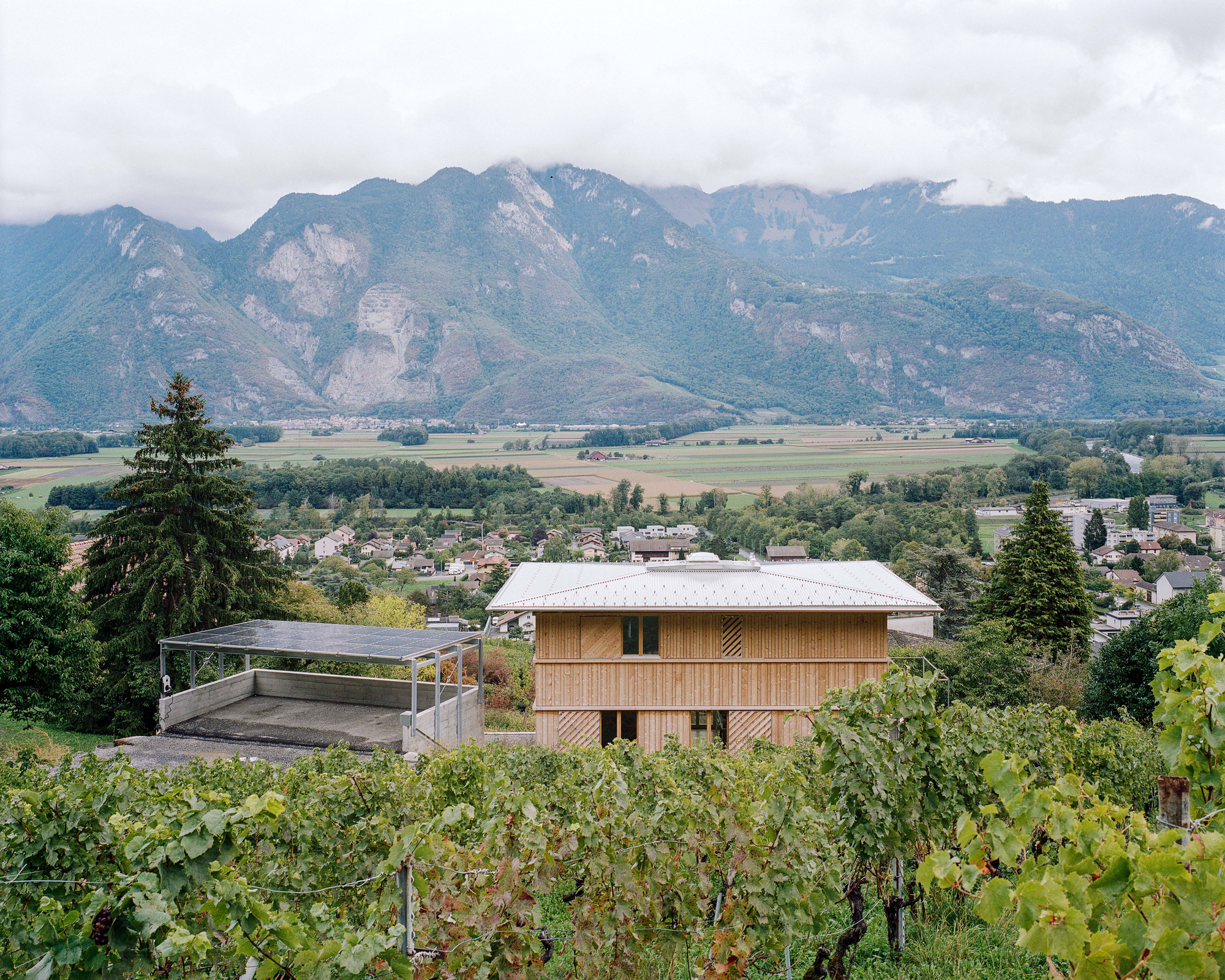 Gallery of House in the Vineyards in Vouvry / Madeleine architectes