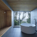 屋久岛“再生住宅”SUMU / tono Inc. - 室内图, 独立住宅, 卫生间, 表皮, 浴缸