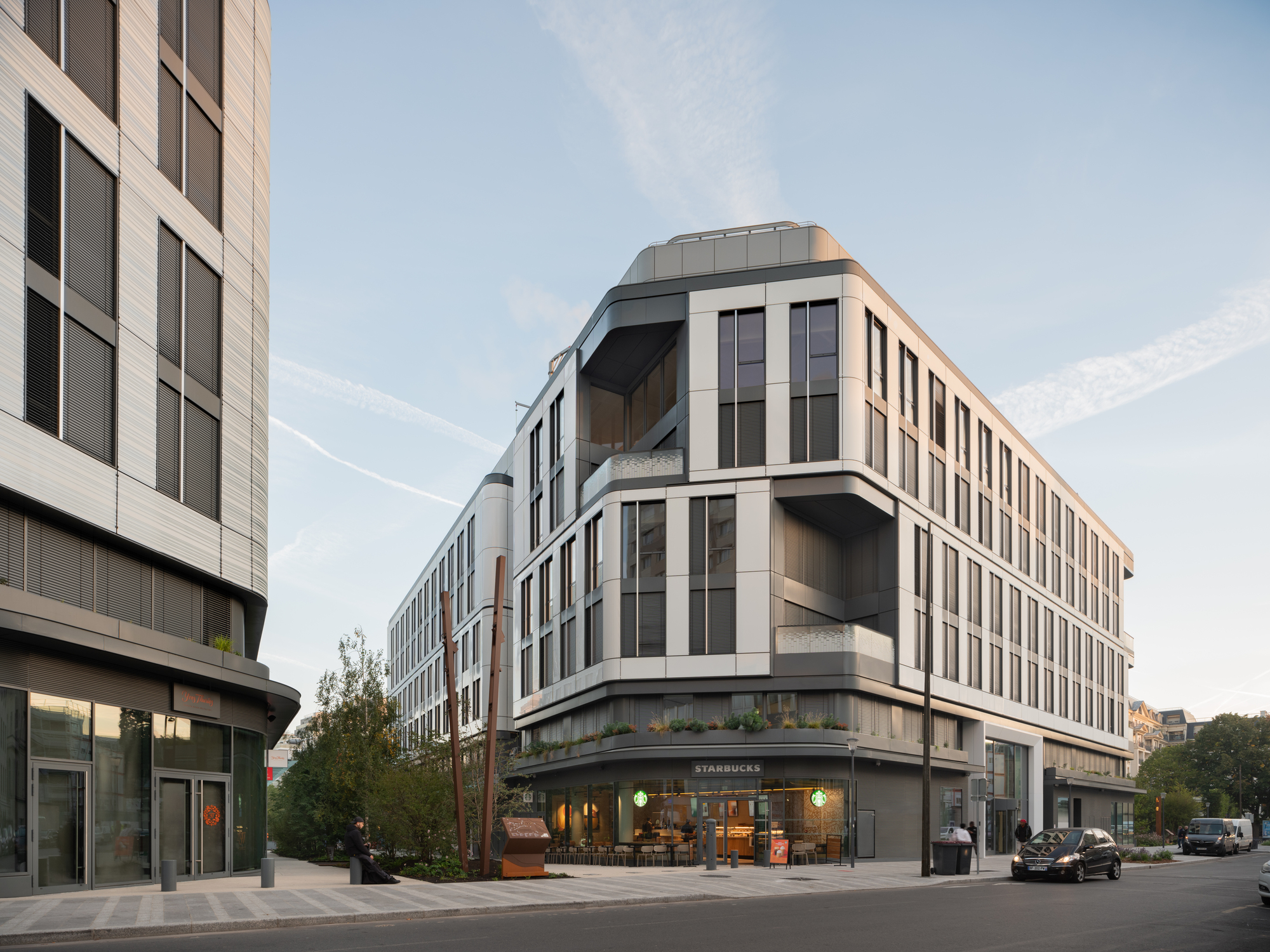 Gallery of Issy Coeur de Ville Apartments / Valode & Pistre 4