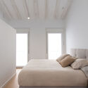Casa Velo / DANA Arquitectos - Fotografía interior, Casas, Dormitorio, Fijación Vigas, Puerta, Camas