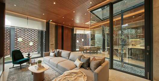 鸟巢小筑 / Realrich Architecture Workshop - 室内图, 起居室, 桌子, 椅子