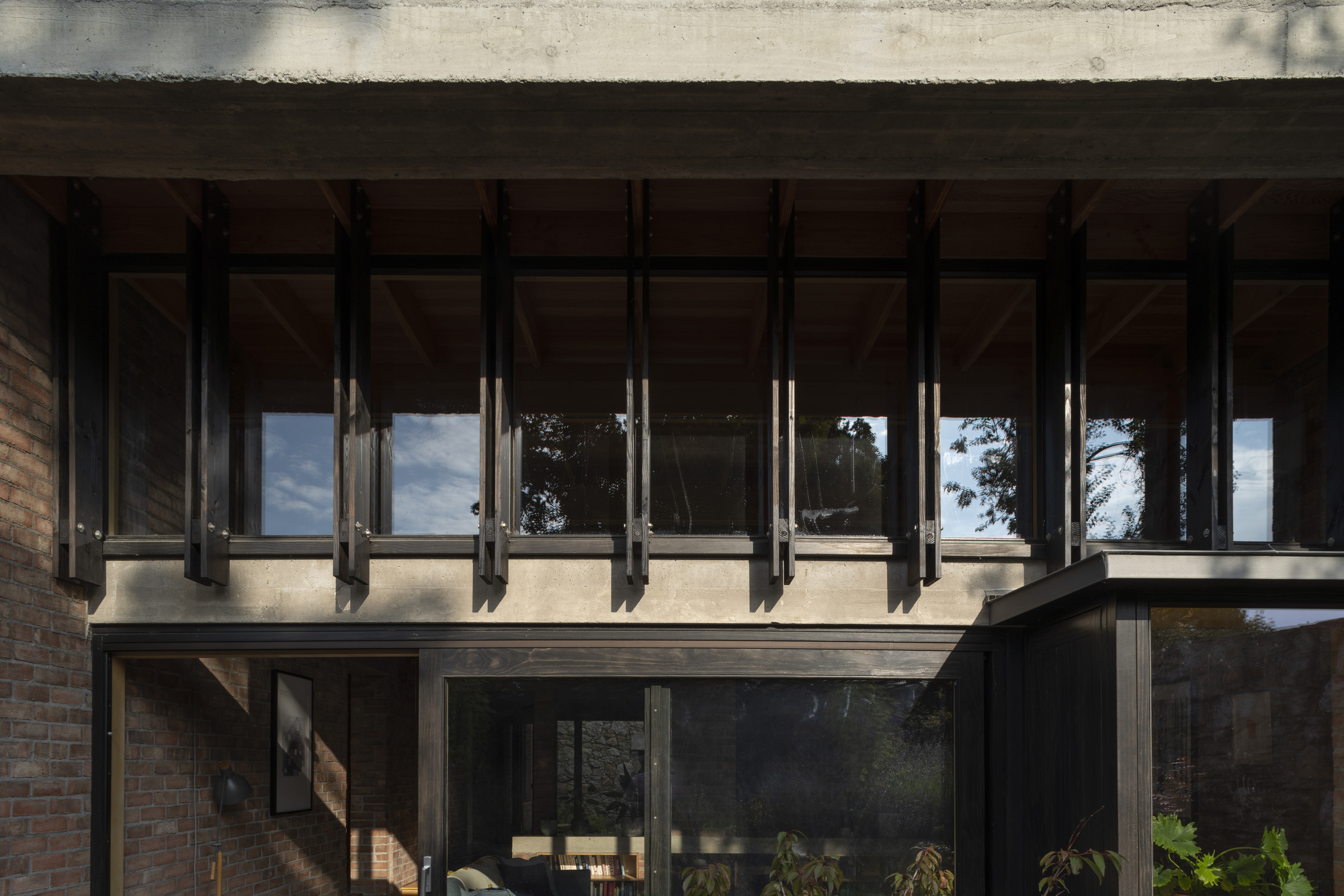 Gallery of A House, Coach House & Garden / Culligan Architects 11