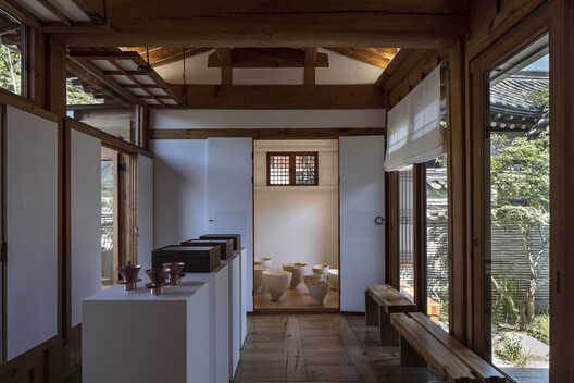 Yang Yoo Dang House / STAY Architects - Interior Photography, Kitchen, Wood, Windows, Beam
