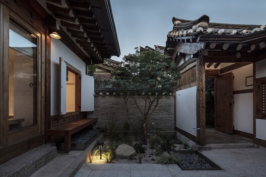 Yang Yoo Dang House / STAY Architects - Exterior Photography, Windows, Facade, Courtyard