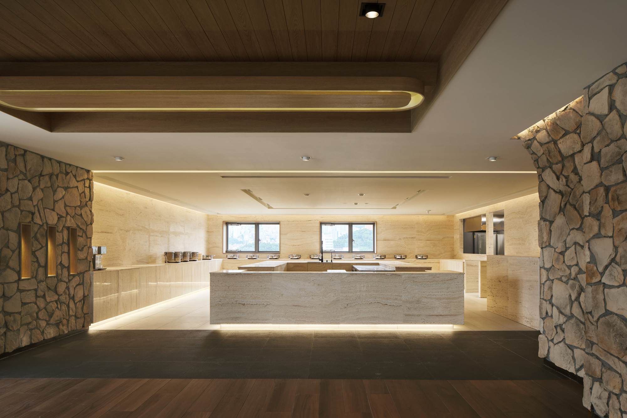 画廊 铝箔波浪，tt酒店 / design by 83 - 15
