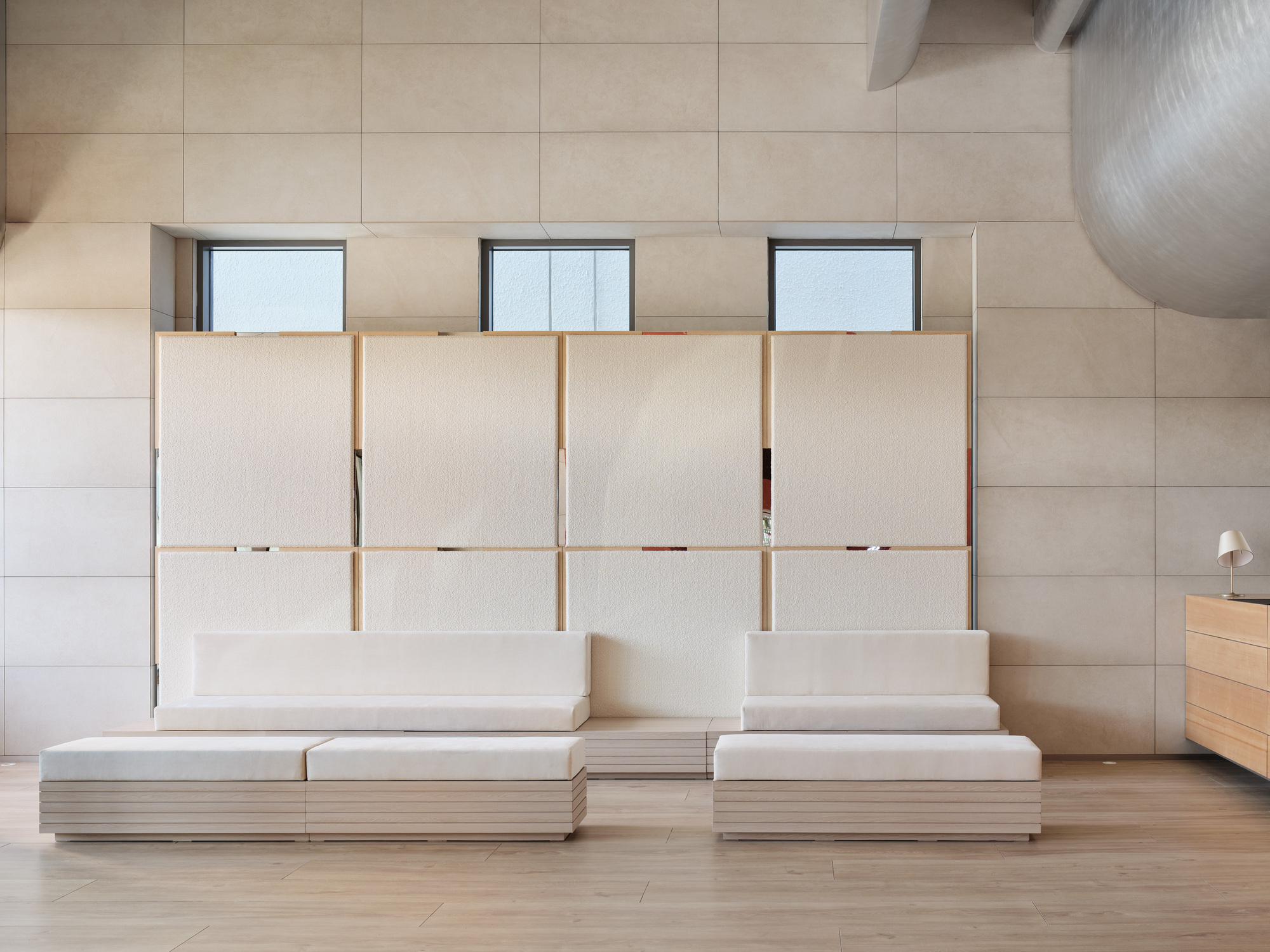画廊 铝箔波浪，tt酒店 / design by 83 - 13