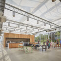 Invernadero Granor / Wheeler Kearns Architects - Fotografía interior, Sustentabilidad, Cocina, Fijación Vigas, Fachada, Mesas, Sillas, Bancas