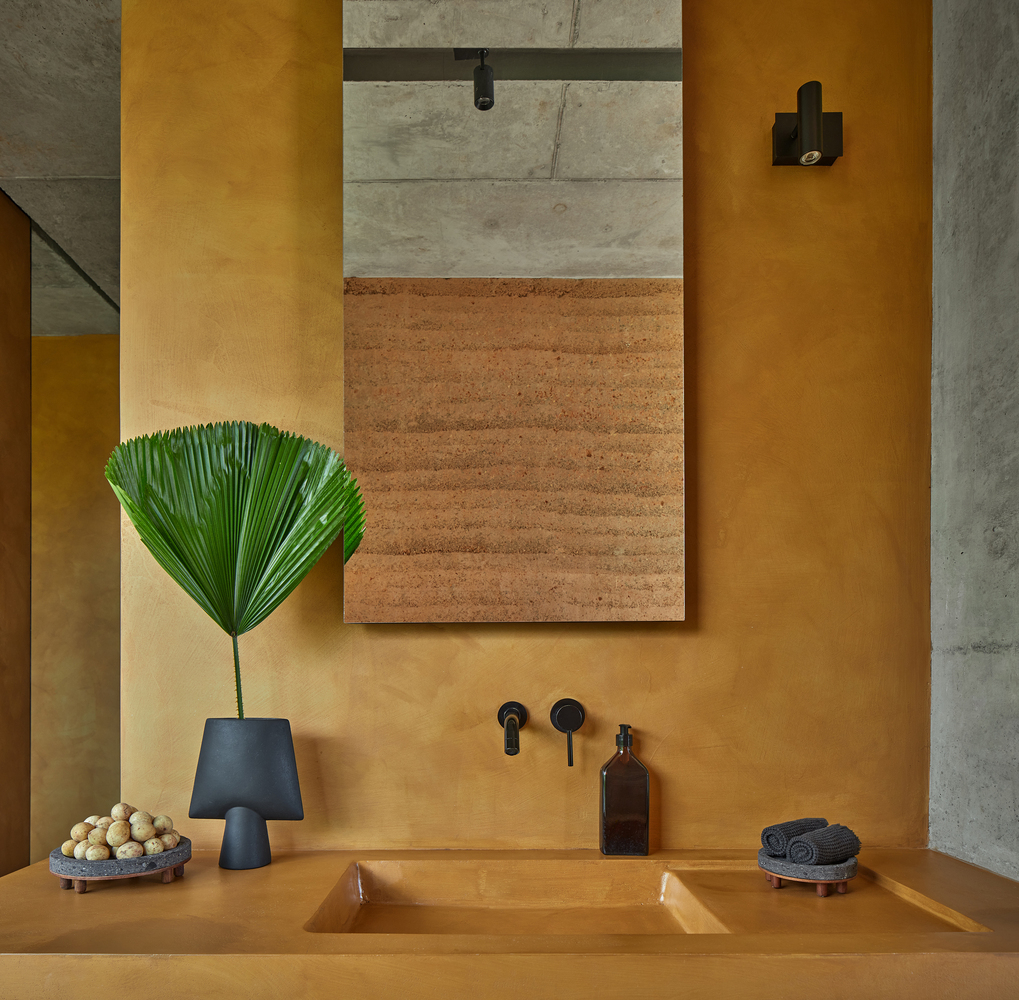 Gallery of Gaining Perspective: 15 Projects that Explore Interior Glass ...