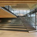 阿尔伯特·卡恩博物馆 / 隈研吾建筑都市设计事务所 - 室内图, 博物馆, 楼梯, 扶手, 表皮, 梁