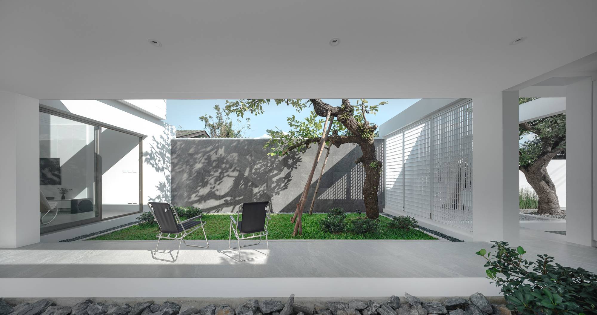 Gallery of House C+I / blankstudio 15