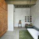 Casa dusk / naav studio - Fotografía interior, Casas, Baño, Fachada, Puerta
