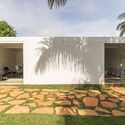 Brazilian Houses: 6 Residences With a Mixed Structure - Image 4 of 4
