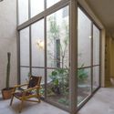 Casa Pepinak / Apaloosa Estudio de Arquitectura y Diseño - Fotografía interior, Casas, Puerta, Fachada, Sillas