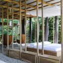 Casa abierta en la jungla / Ksymena Borczynska - Fotografía interior, Casas, Dormitorio, Fijación Vigas, Camas