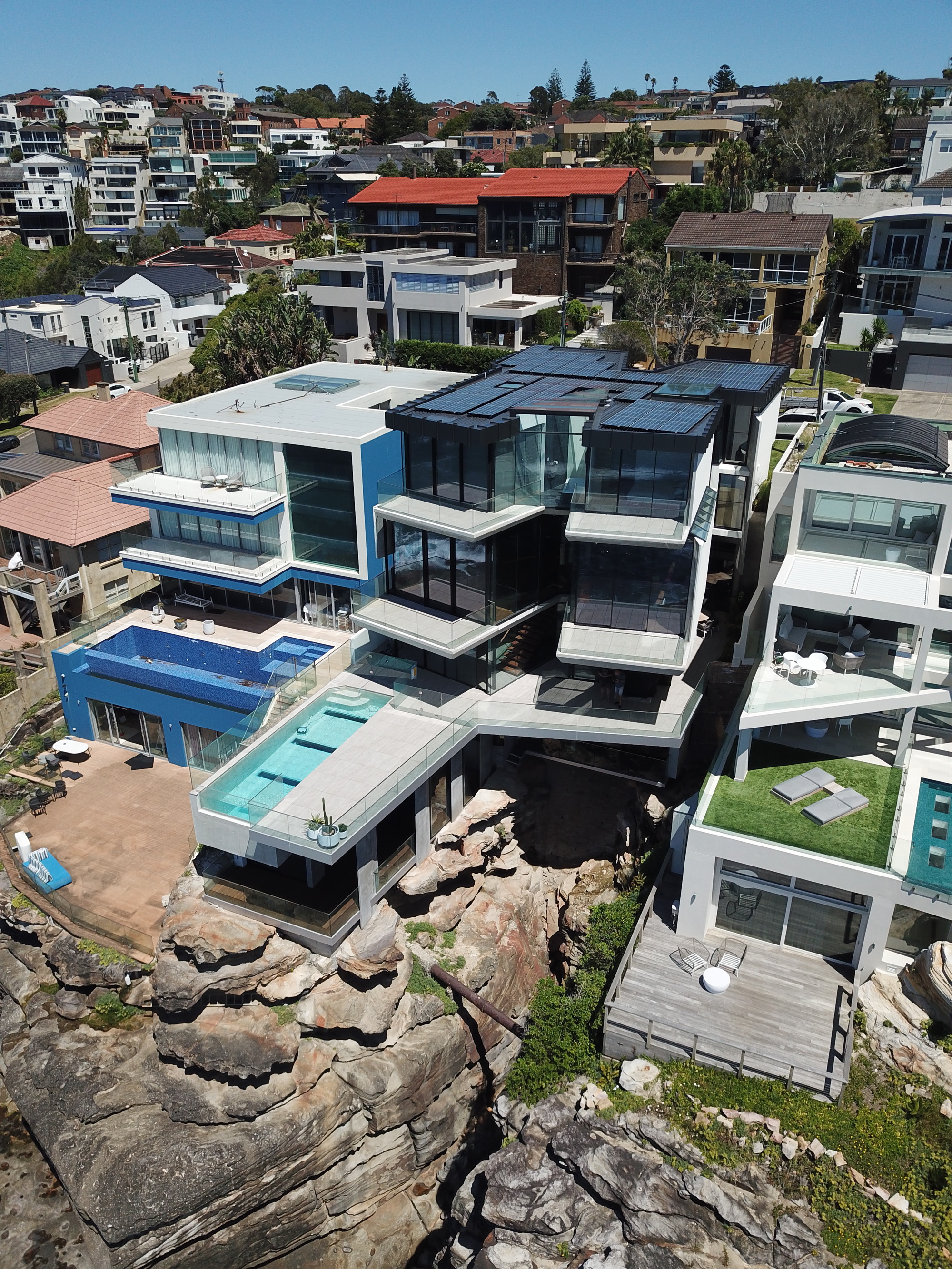 House Raving Gallery of Ravine House / ROAr - 7