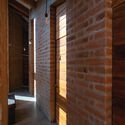 Casa Alangasí / Emilio López Arquitecto - Fotografía interior, Casas, Puerta, Fijación Vigas, Fachada, Arco