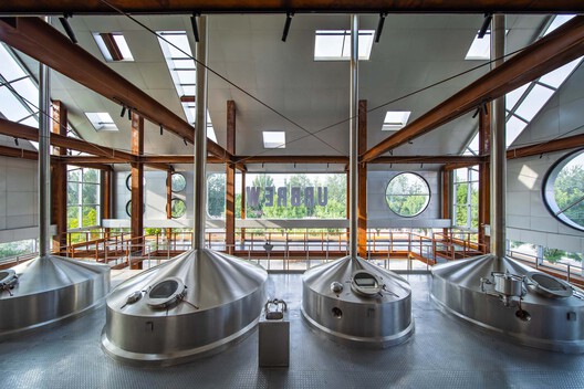 URBREW Craft Beer Mashing Workshop / Name Lab - Interior Photography, Windows