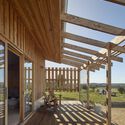 Casa Little Granite / BRD Studio - Fotografia de Interiores, Viga, Terraço, Janela