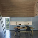 Casa Chester / Mackay-Lyons Sweetapple Architects - Fotografia de Interiores, Cozinha, Mesa, Cadeira, Janela, Viga