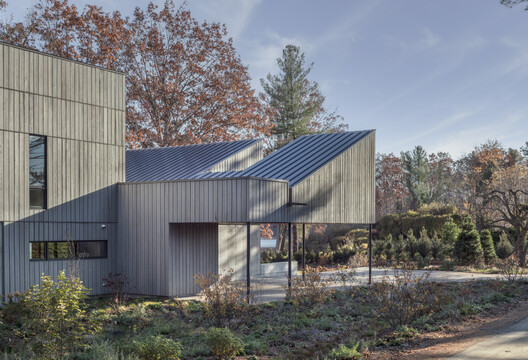 Copake Lake House / Desai Chia Architecture Copake Lake House / Desai Chia Architecture - Exterior Photography, Windows, Facade