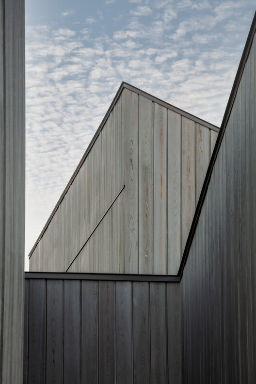 Copake Lake House / Desai Chia Architecture Copake Lake House / Desai Chia Architecture - Exterior Photography, Facade, Windows