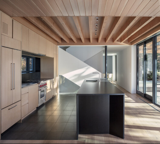 Copake Lake House / Desai Chia Architecture Copake Lake House / Desai Chia Architecture - Interior Photography, Kitchen, Countertop, Chair