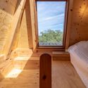 Columba Tree House / Madeiguincho - Interior Photography, Bedroom, Windows, Beam