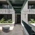 Edificio MMXX / TRU Arquitectos - Fotografía interior, Residencial, Jardín, Fachada, Barandas