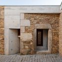 Casas portuguesas: 10 projetos que misturam tradição e contemporaneidade - Image 2 of 4