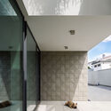 Casa R.V. / Atelier d'Arquitectura Lopes da Costa - Fotografia de Interiores, Casas, Banheiro, Fachada, Porta