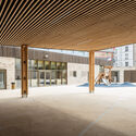 圣女贞德托儿所  / La Architectures + Atelier Desmichelle Architecture - 室内图, 小学及初中, 表皮