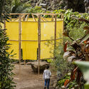 Instalación Natural Construído / Colectivo Warehouse - Fotografía exterior, Instalaciones Y Estructuras, Jardín, Fachada, Cierros, Bosque