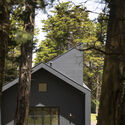 Casa Heavenly Highlands / Casalvolone Arquitectura - Fotografía exterior, Casas, Puerta, Fachada, Bosque