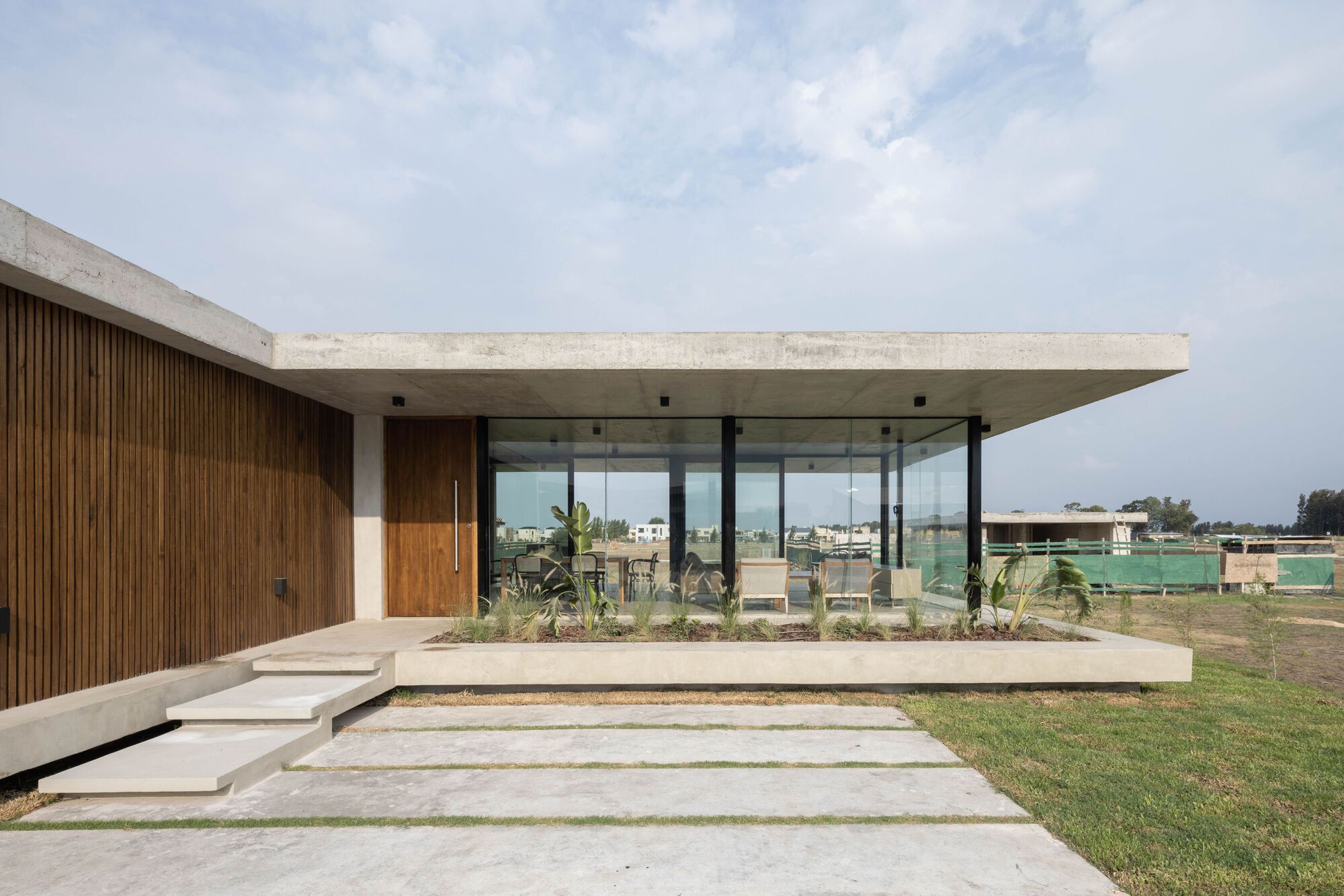 Gallery of Pekin House / TIM ARQUITECTOS 6