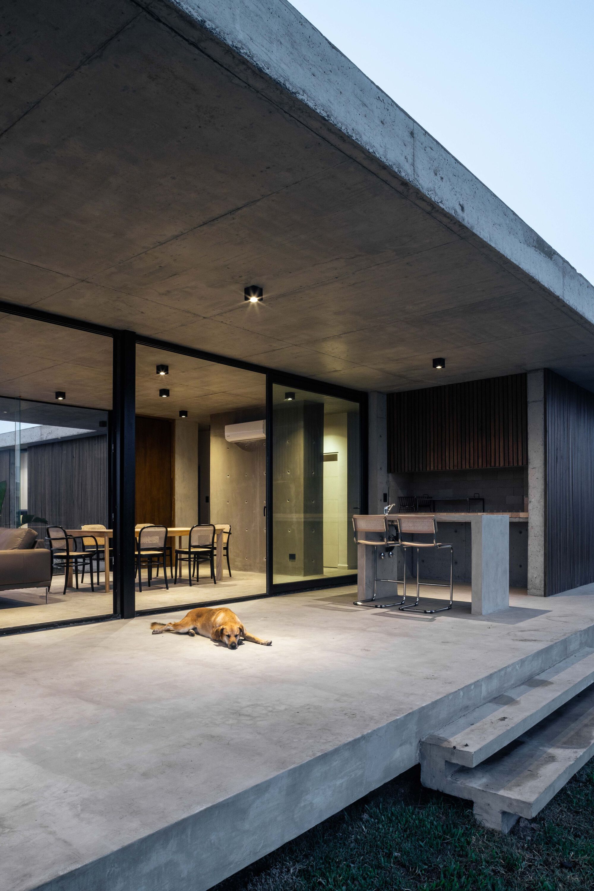 Gallery of Pekin House / TIM ARQUITECTOS 14