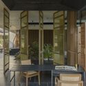 Casa Pátio / MODO Designs - Fotografia de Interiores, Casas, Porta, Fachada, Mesa, Cadeira