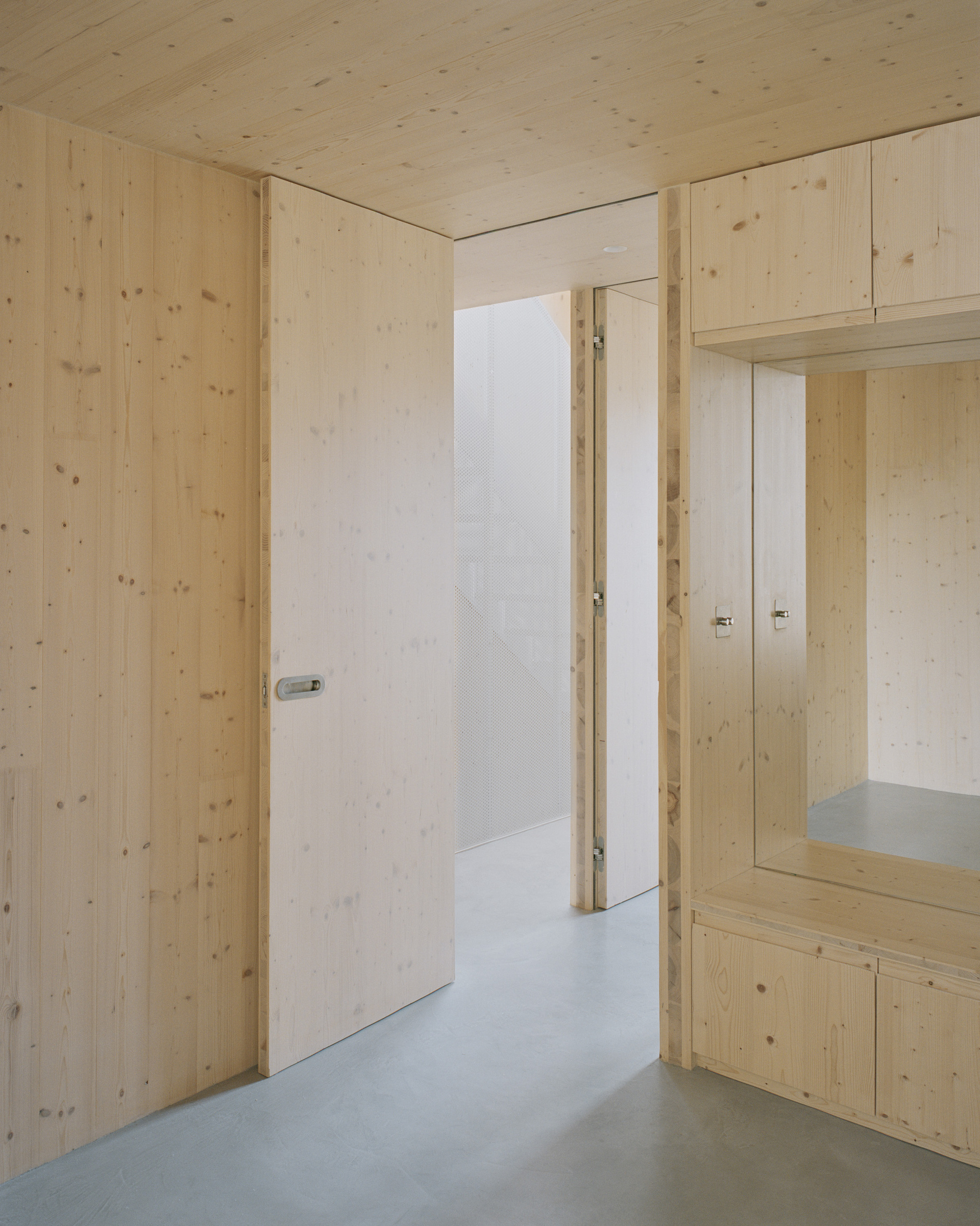 Gallery of Spruce House & Studio / aoft 21