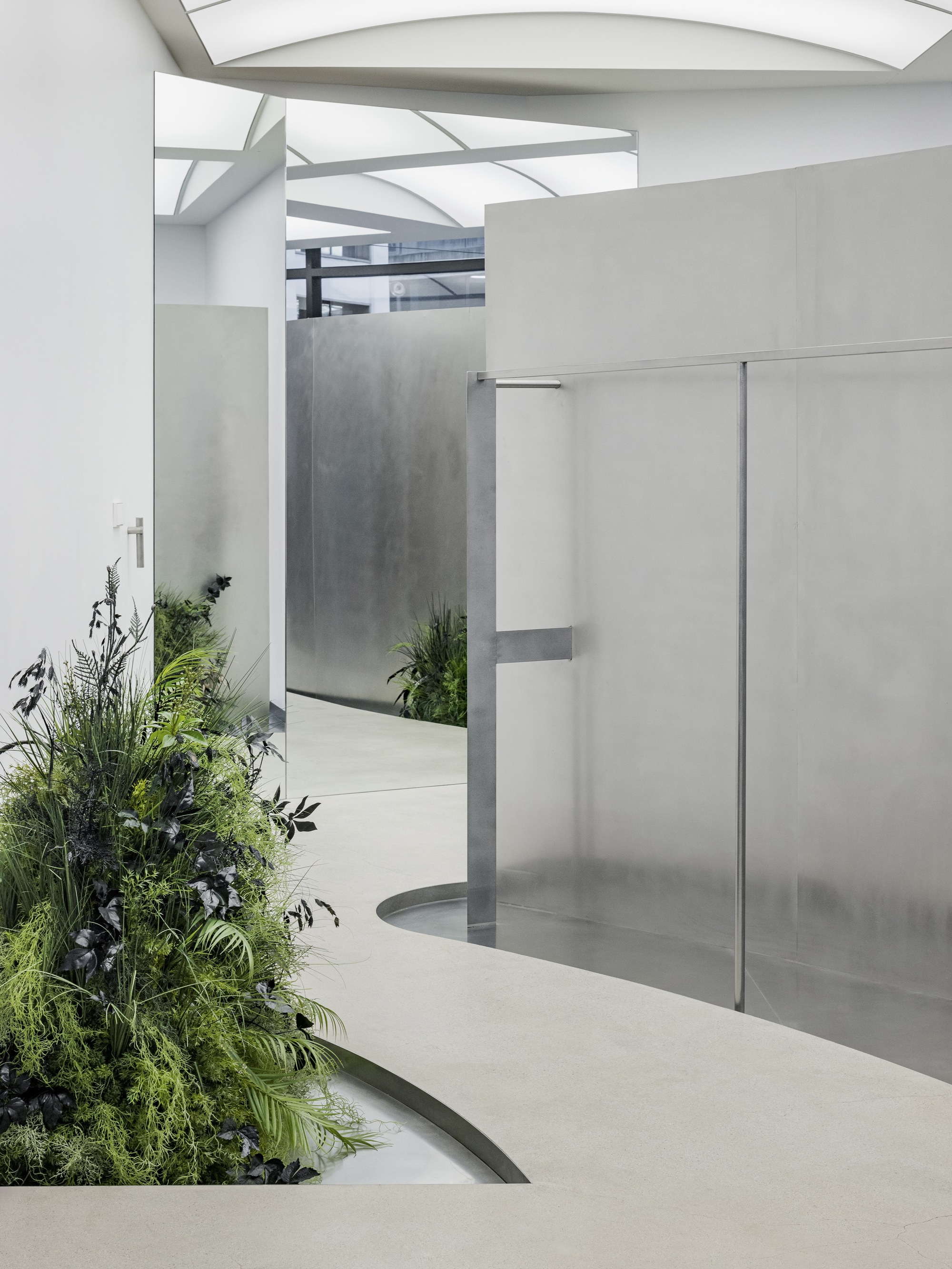 Gallery of OY SEOUL Fashion Store / COV Corp - 11