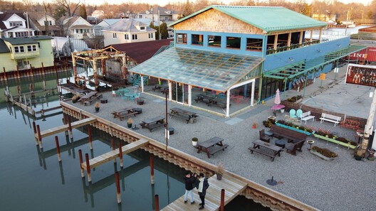 Big Roof / 1+1+ Architects Big Roof / 1+1+ Architects - Windows