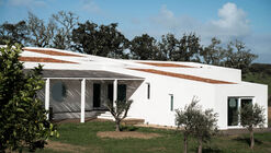 X House Alentejo / NTYPE