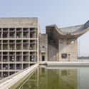 El laboratorio moderno: Explorando la arquitectura de Le Corbusier y Louis Kahn en la India - Image 1 of 4