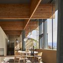 Casa KNIT / UID Architects - Fotografia de Interiores, Mesa, Viga, Cadeira