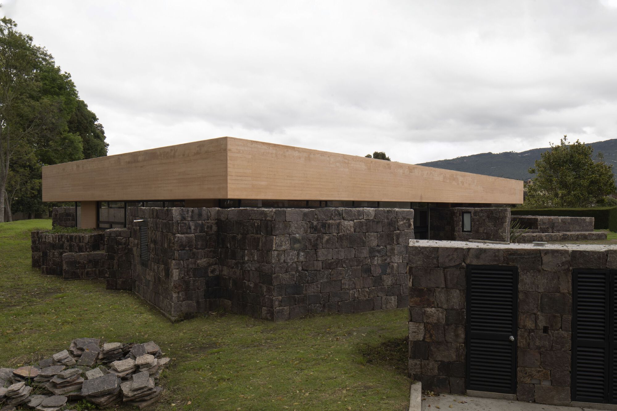 Galería de Casa Dintel / Palafito Arquitectura - 6