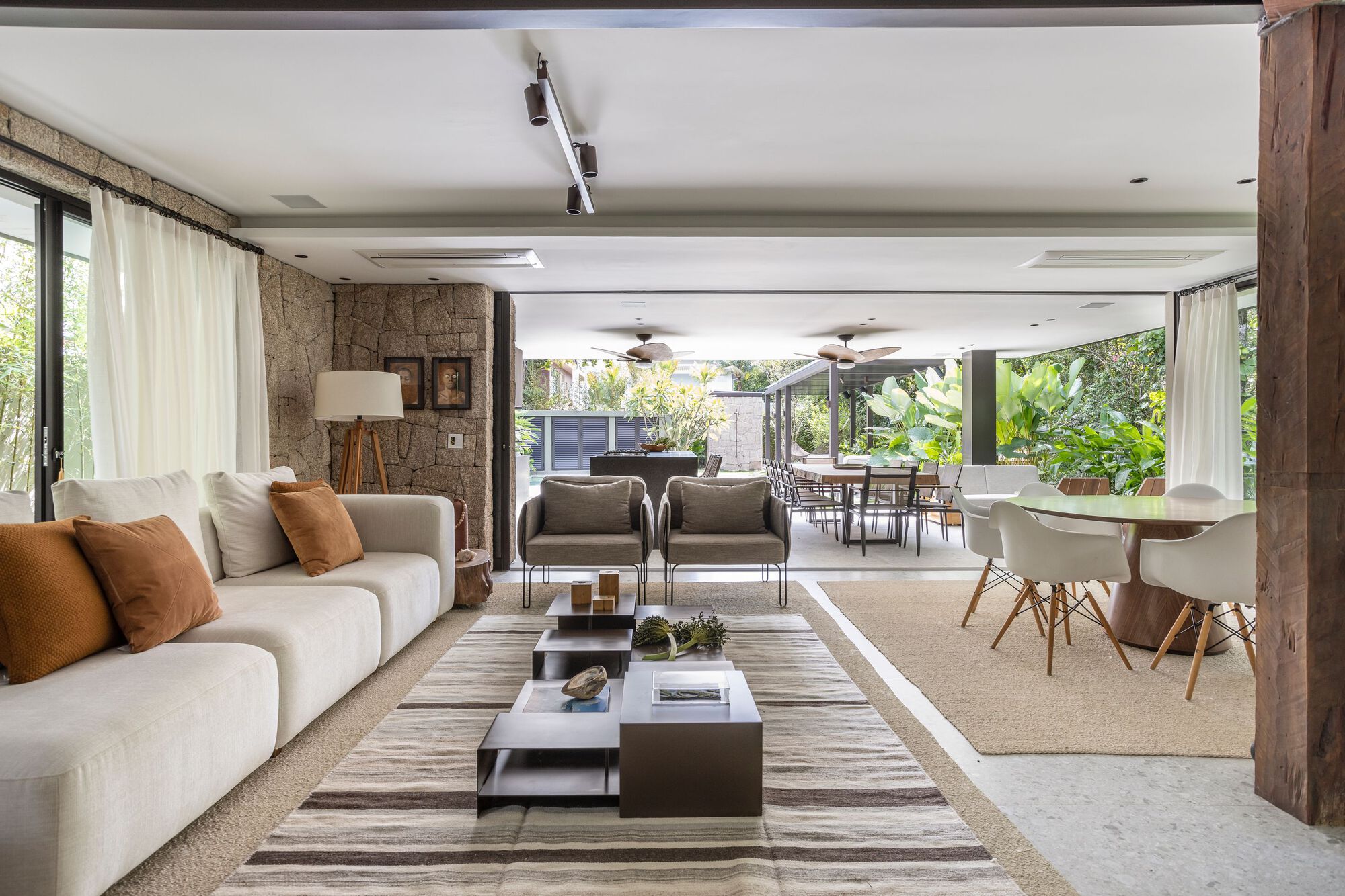 Galeria de Casa na Praia da Baleia / TWO Arquitetura - 12